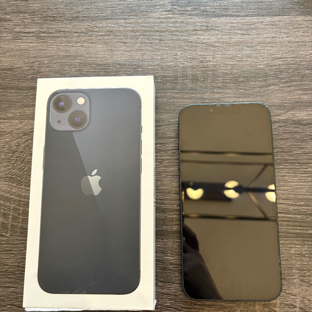 SOLD— iPhone 13 128G unlocked- midnight